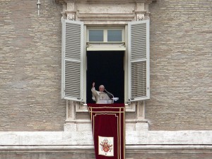 Pope_Benedict_XVI[3]