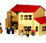 Detacho: Modular Dollhouses for Fractured Families