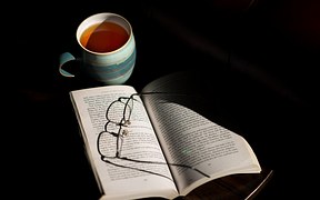 book tea glasses1