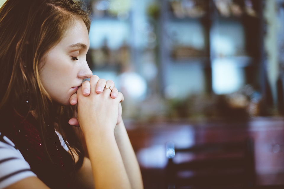 woman-praying